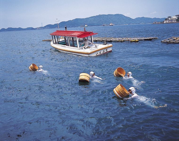 หมู่บ้านนักดำน้ำหญิง (Ama Divers Village)